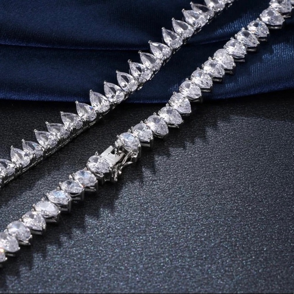 Pear Cut Necklace - Picture 9 of 16